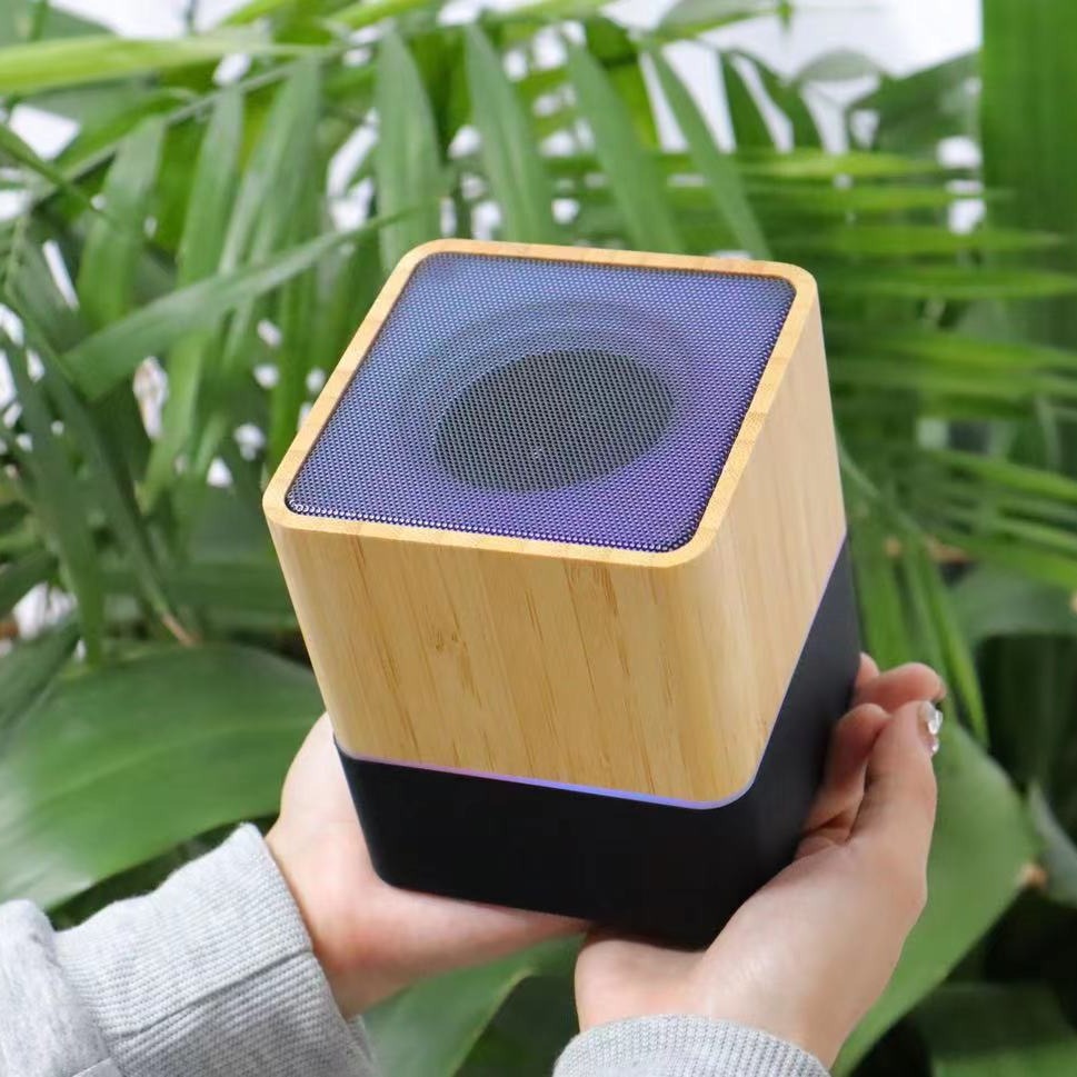 Private mold bamboo wood Bluetooth speaker digital point speaker with remote control loud volume colorful light card slot private mold gift audio