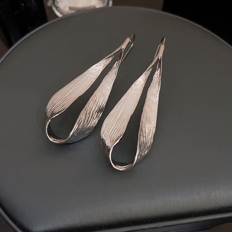Cool Metallic Teardrop Leaf Ear Hook Earrings Exaggerated Earrings for Women