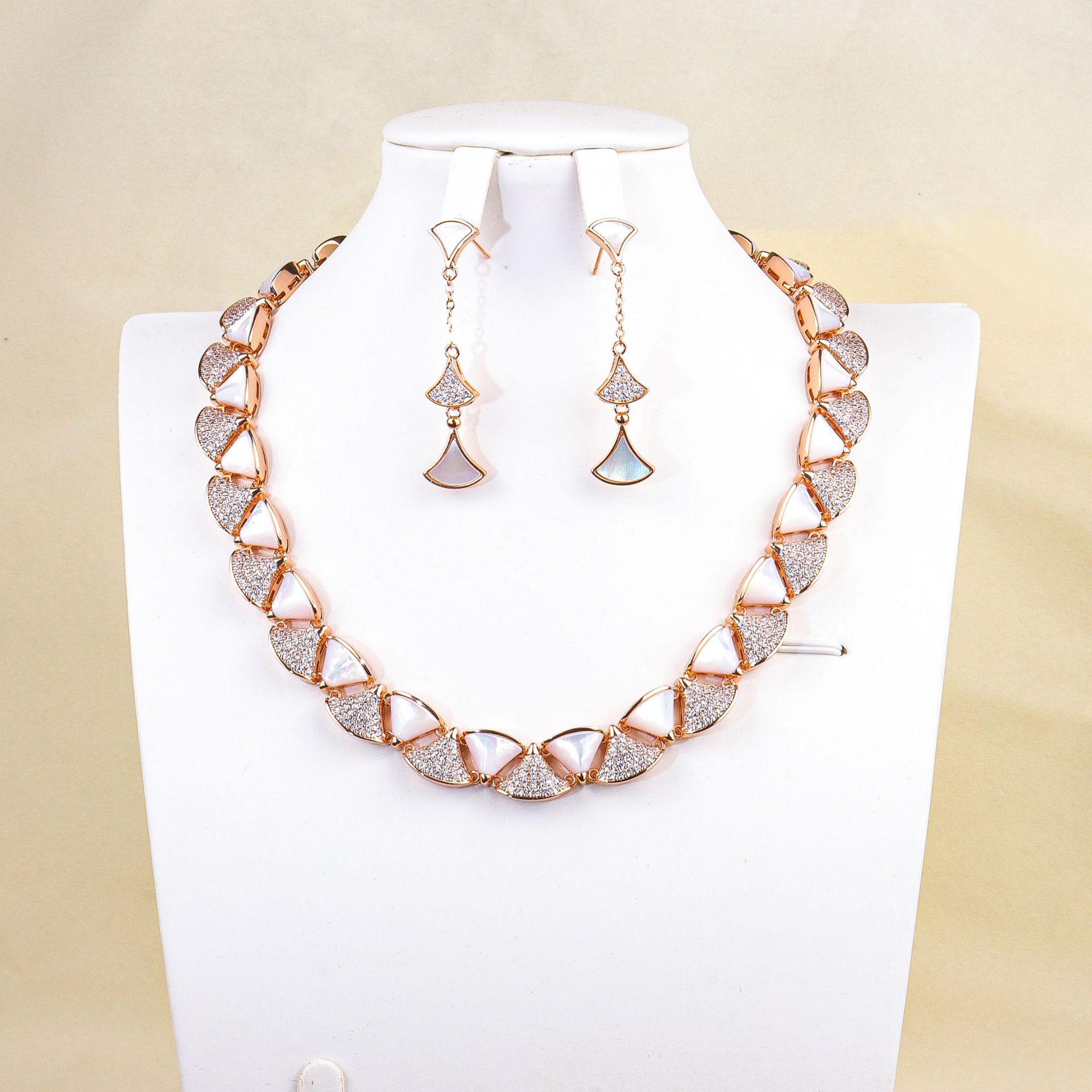 Design triangle shell necklace micro-set zircon set accessories