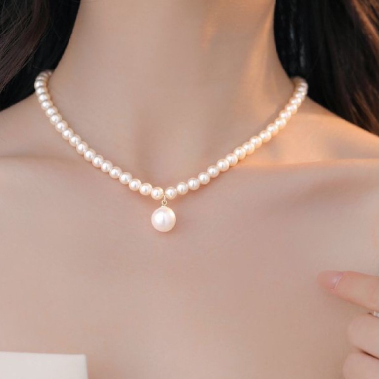 2025 original design imitation pearl necklace women new niche 520 gift锁骨 chain