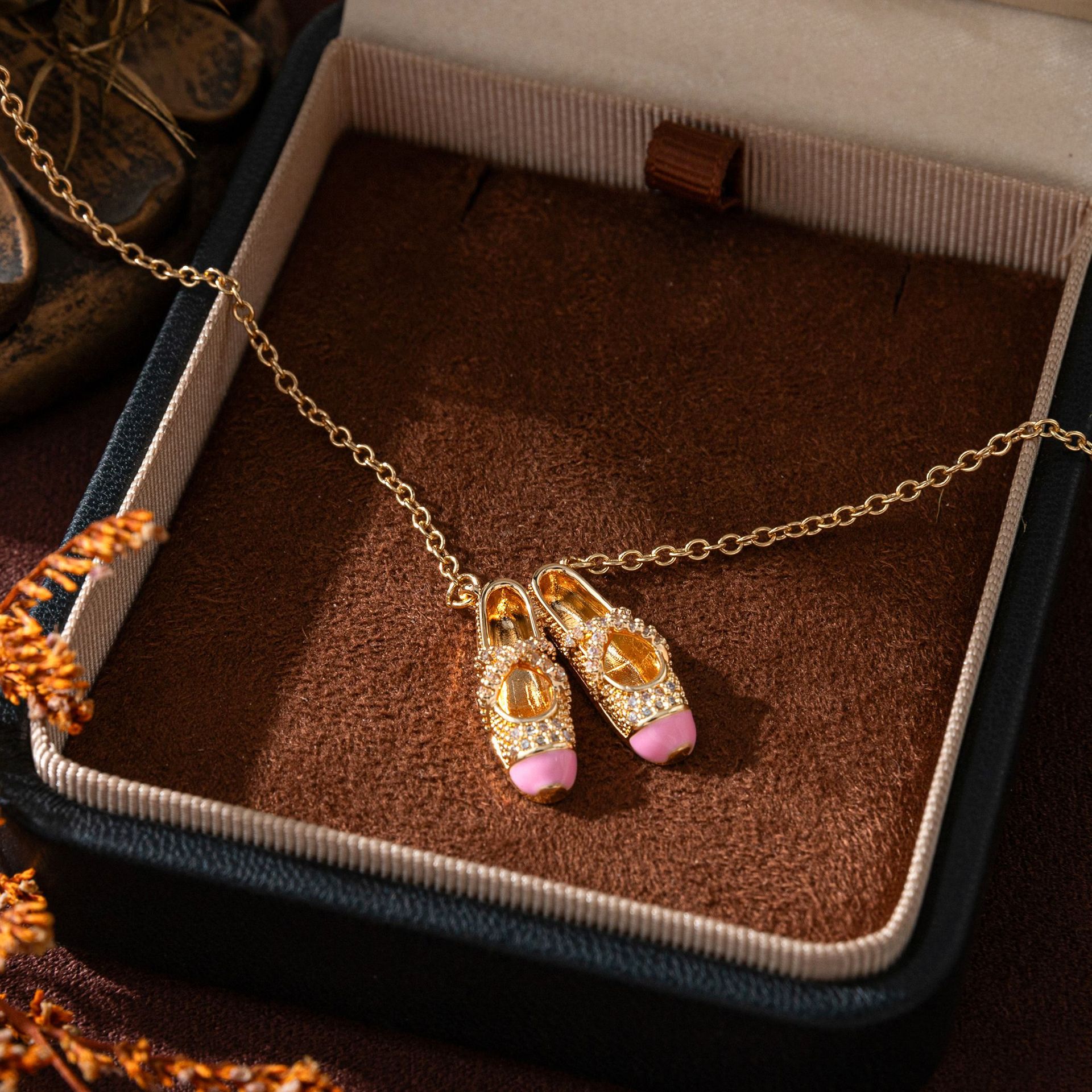 Exquisite mini rhinestone pink ballet shoe necklace锁骨链 unique necklace