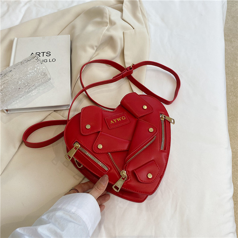 Heart Clothes Bag 2023 New Rivet Bags Girl Single Shoulder Crossbody Heart Bag for Women