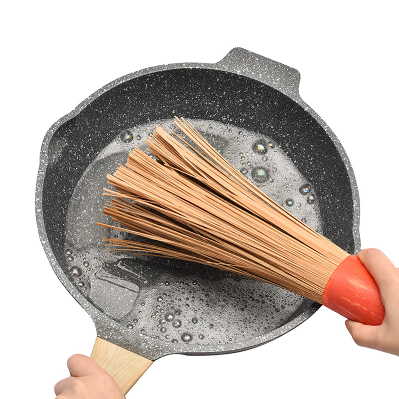 Wooden handle cleaning brush, commercial old-style stove brush, long-handled kitchen pot scrubber, hotel restaurant slanted bamboo pot brush
