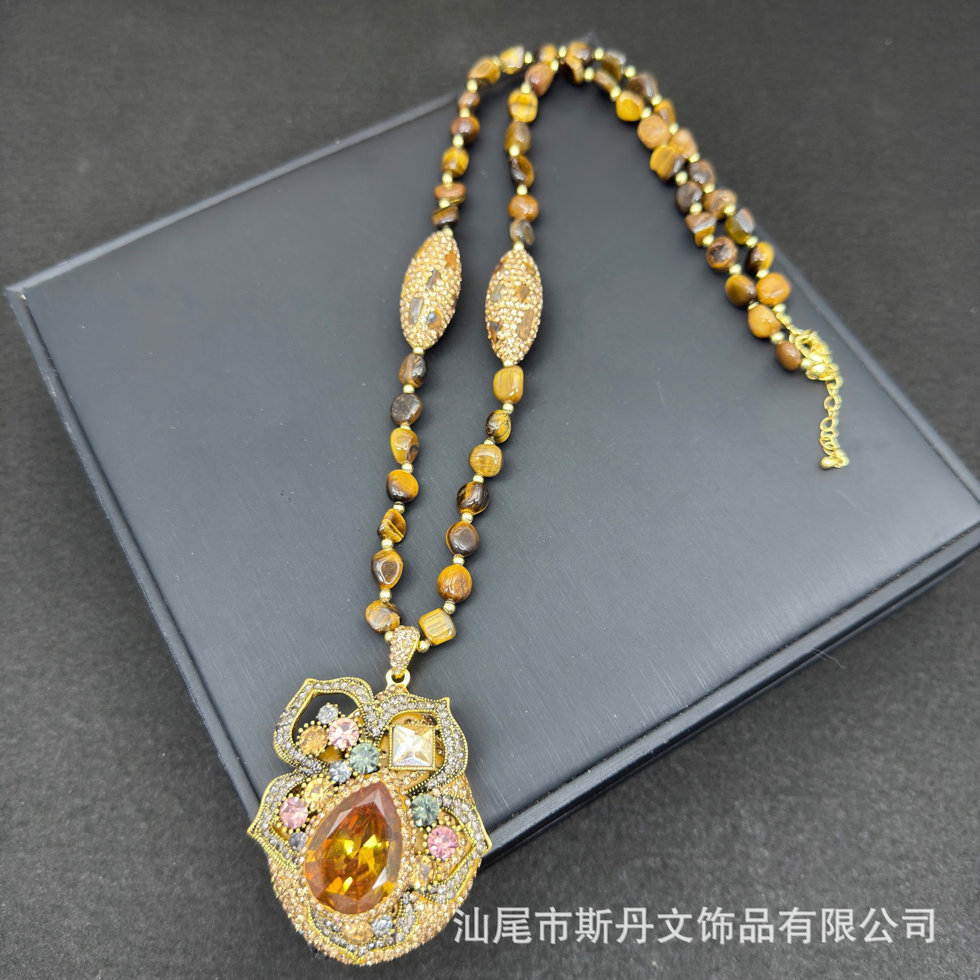 Direct Wholesale Inlaid Palace Style Sultanite Set Leaf Drop Faceted Gemstone Tiger Eye Necklace