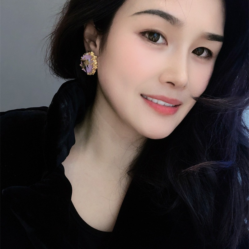 Exquisite Colored Dried Flower Amber Earrings Plated 18K Matte Gold Ear Accessories