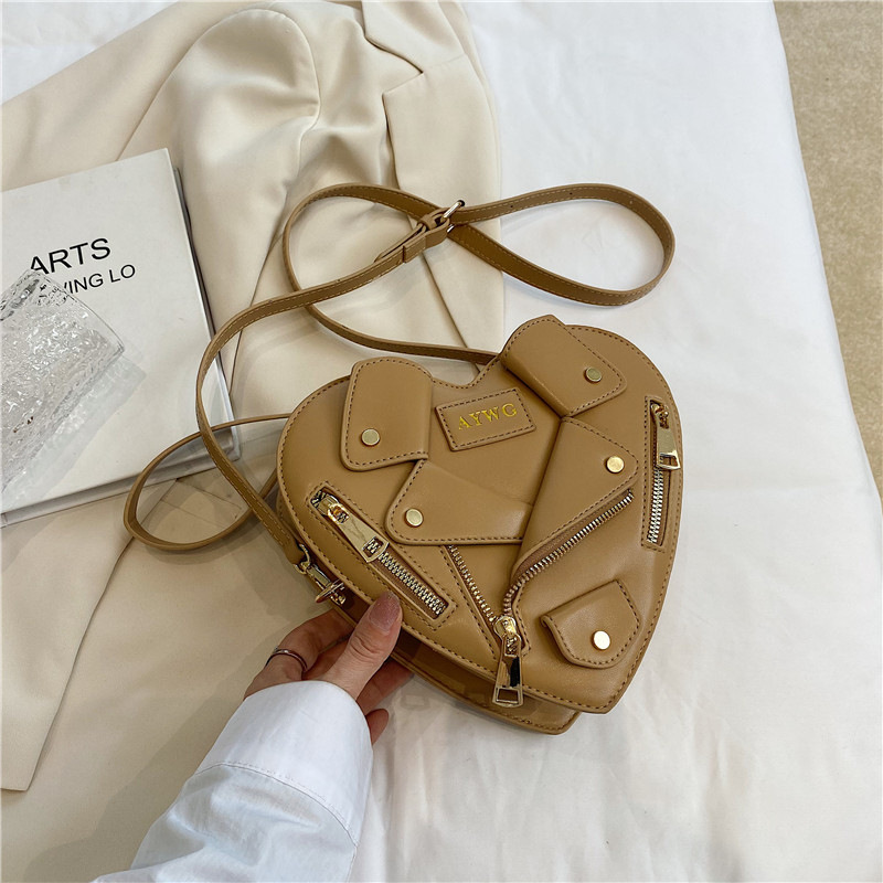 Heart Clothes Bag 2023 New Rivet Bags Girl Single Shoulder Crossbody Heart Bag for Women