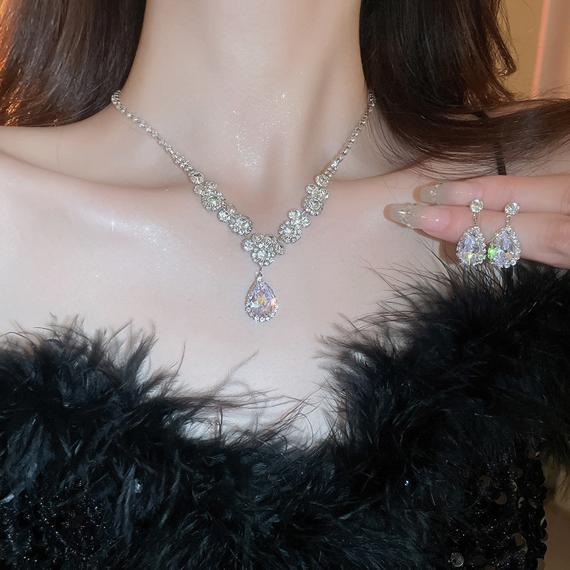2-Piece Set Teardrop Zirconia Crystal Earrings and Necklace for Women