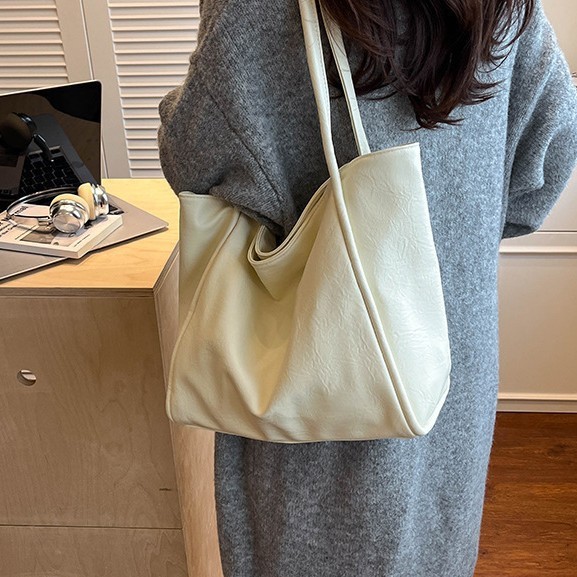 2025 Autumn Winter New Bag Niche Single Shoulder Bag Simple Tote Bag Casual Commuter Handheld Bag