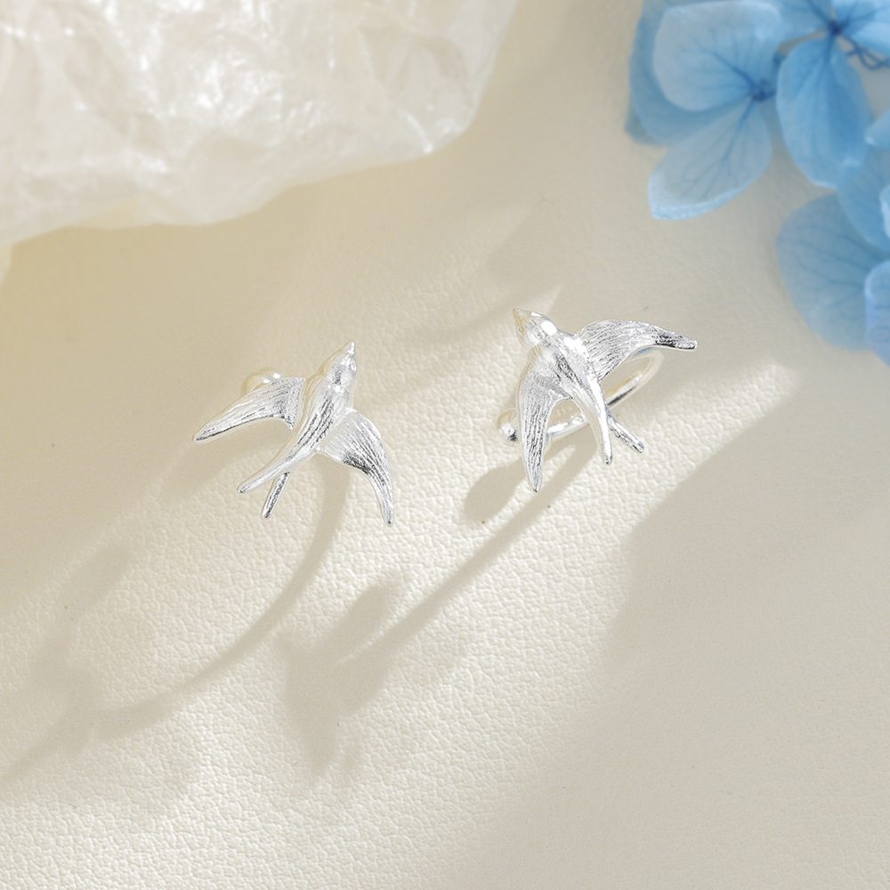 Cute Swallow Ear Clip Ear Cuff Playful Flying Bird Ear Cuff No Piercing for Women