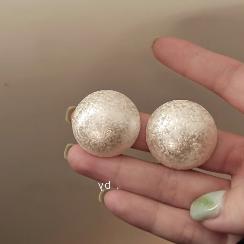 Textured pleated pearl half circle earrings exaggerated small fragrance cotton ear studs