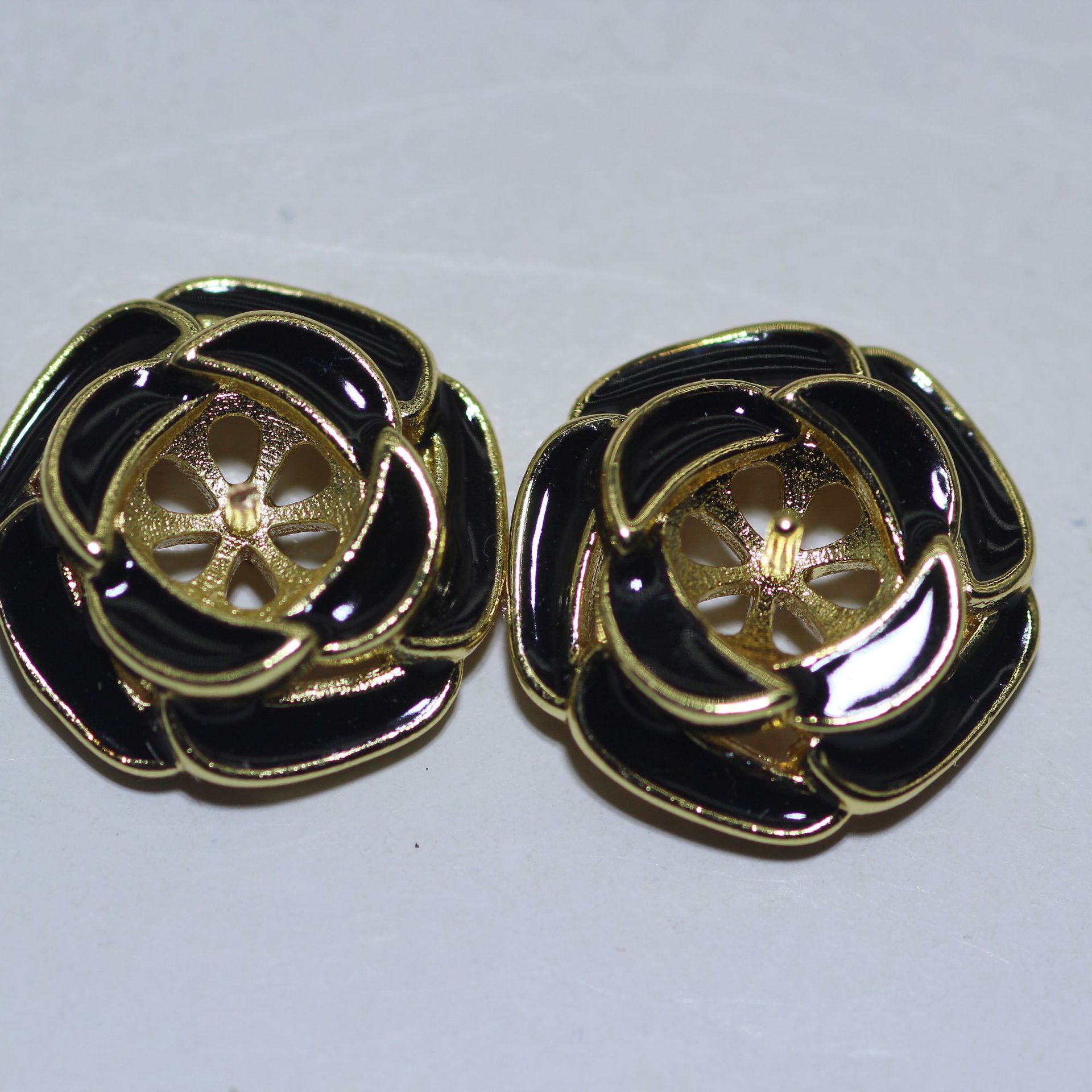 银色（不含珍珠） · P1497黑色 滴油山茶花（6-7MM）