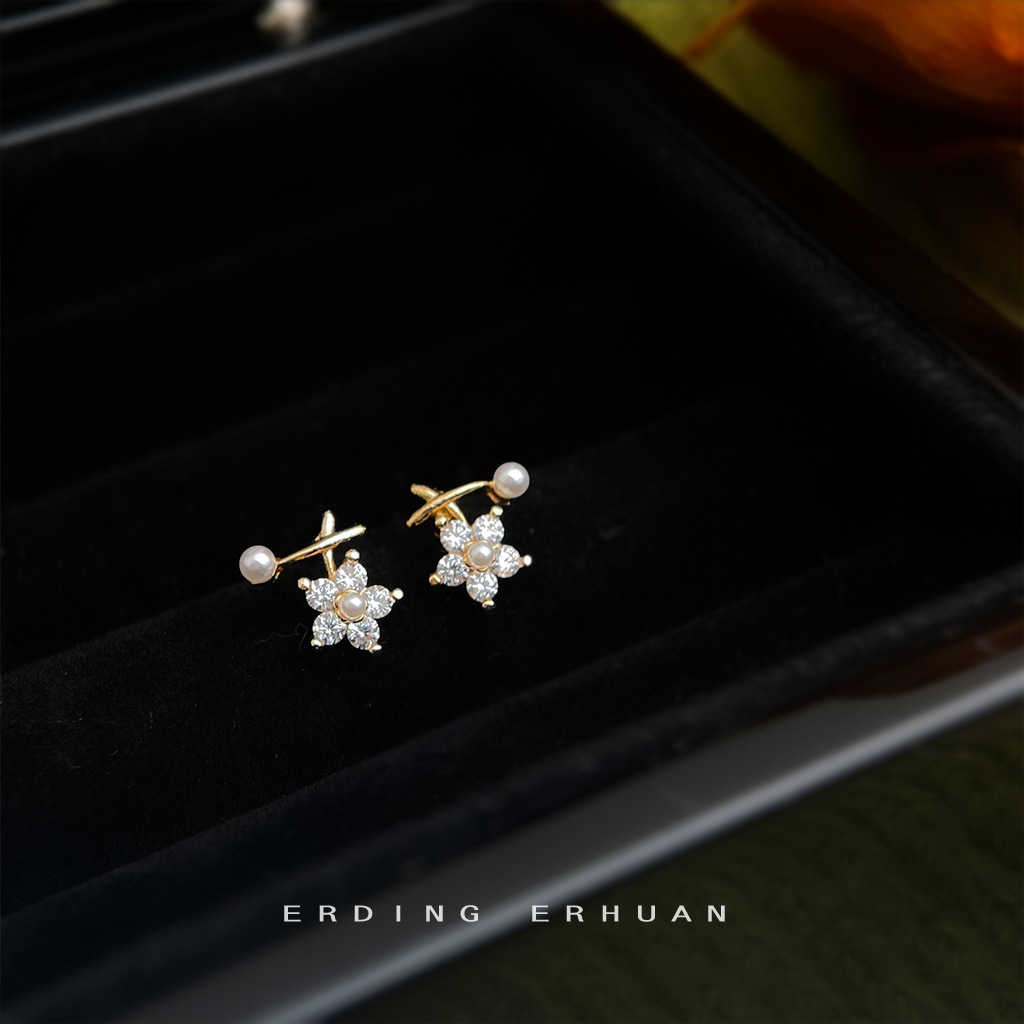 Mini version~Zircon small flower silver needle plated 14K sweet minimalist style commuting earrings