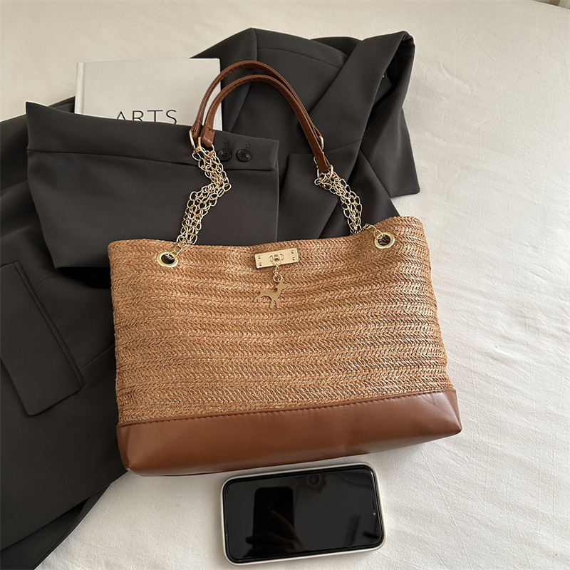 2026 New Straw Woven Tote Bag Women Summer Large Capacity Chain Woven Single Shoulder Bag Commuter Vacation Beach Bag