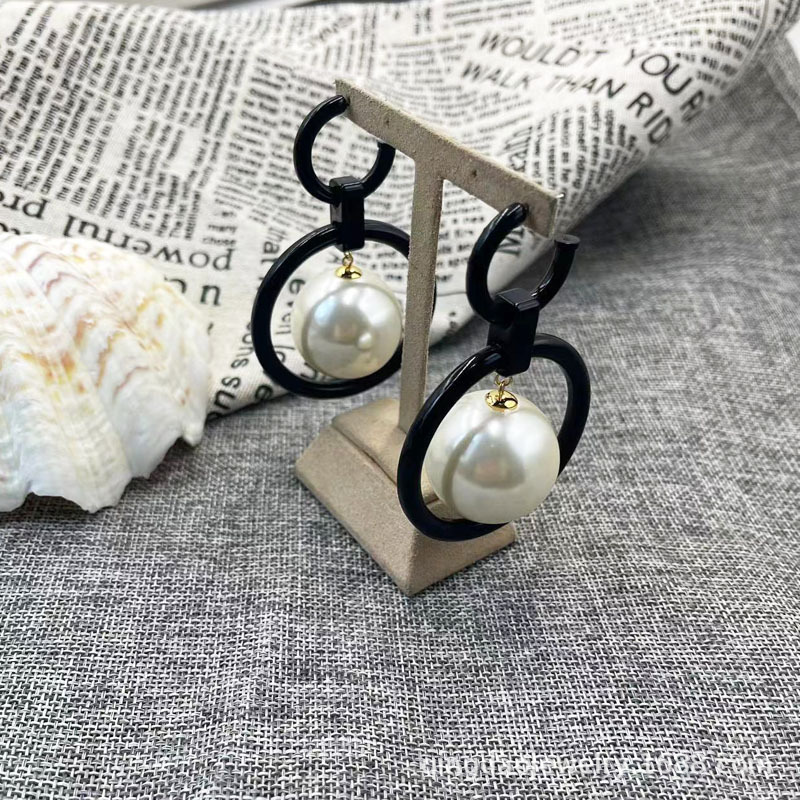 2023 new LE black resin circle large pearl drop ear hoops earrings