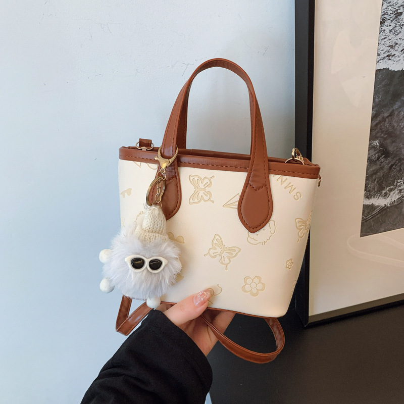 Large Capacity Women 2025 New Spring Texture Handbags Shoulder Bags Butterfly Embossed Commute Bucket Bags