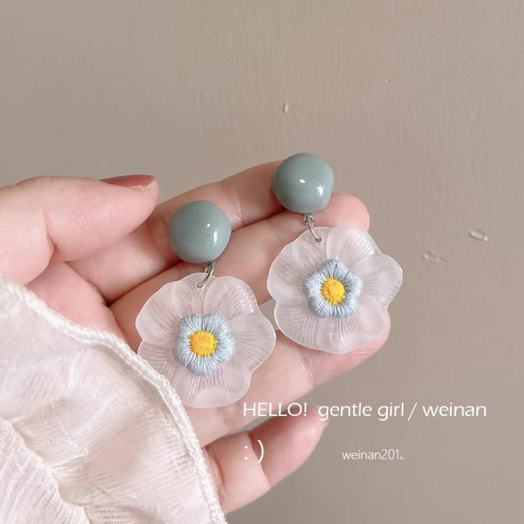 2025 new resort style sunflower earrings women exaggerated handmade woven ear accessories ear cuffs no ear hole earrings