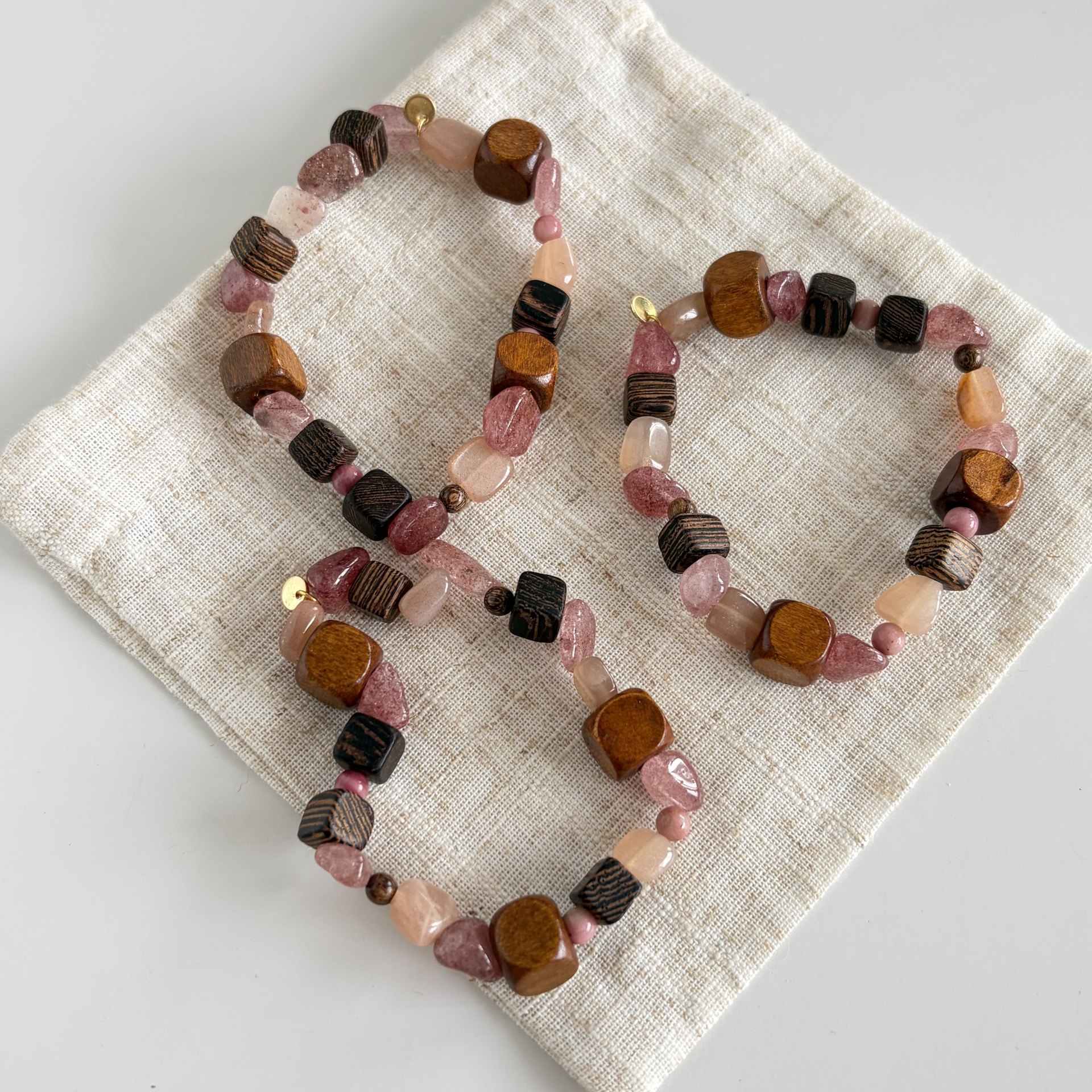 Spring Summer New Romantic Full House Natural Strawberry Crystal Rhodochrosite Sandalwood Beaded Bracelet for Women Bracelet 2026 New