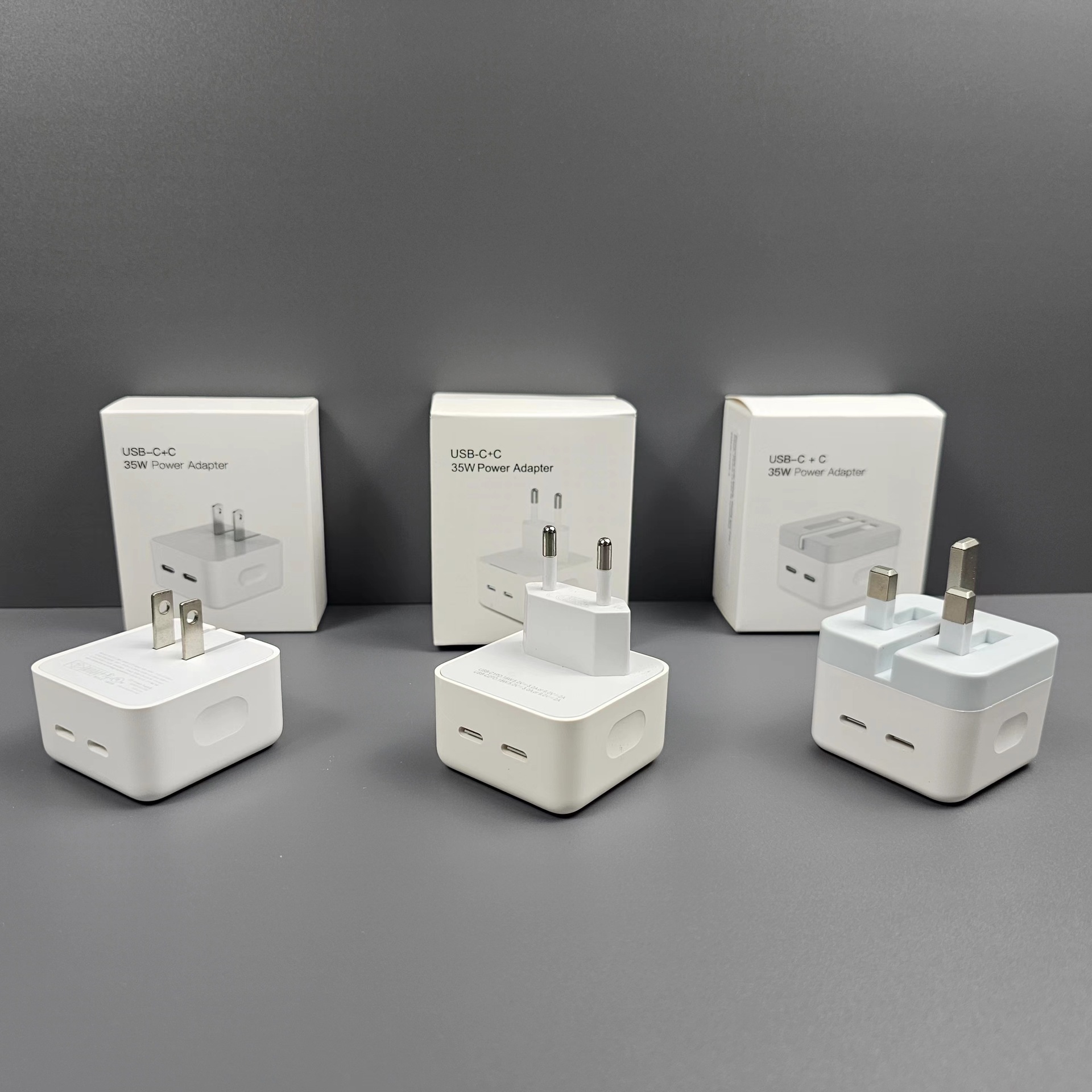 Applicable to Apple 35W dual-port charger mobile phone PD charging head dual-C fast charging head European standard British standard power bank