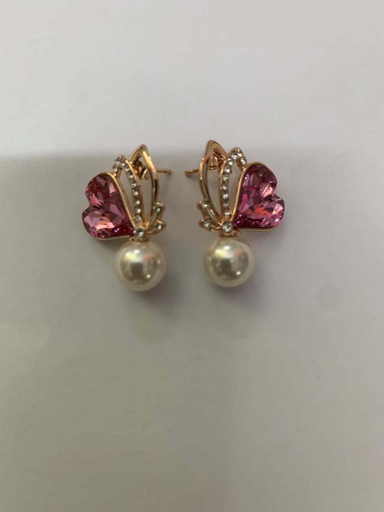 New exaggerated butterfly love earrings pearl earrings using Austrian crystal elements ear accessories