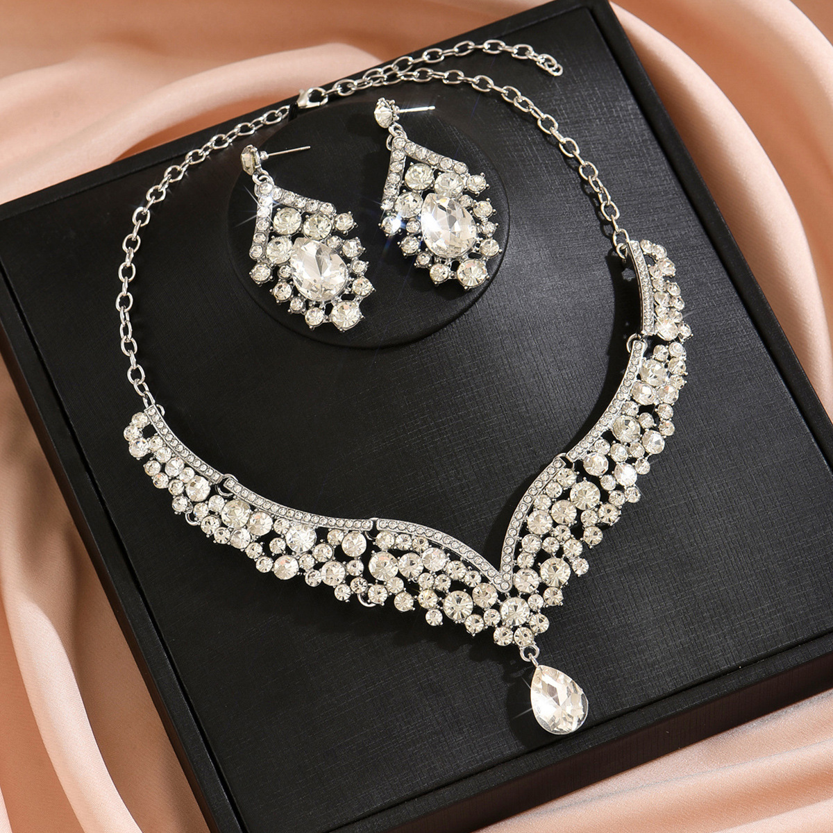 Palace Style Necklace Earrings Set Wedding Banquet Dress Accessories Luxury Set