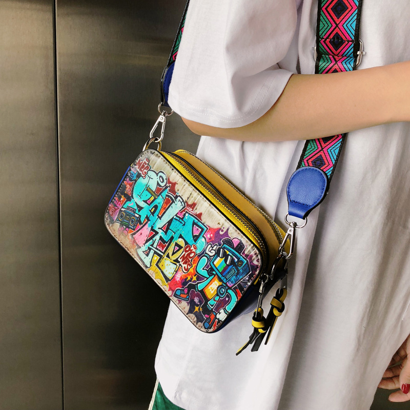 Texture Bag Crossbody 2026 New Graffiti Wide Strap Small Square Bag Single Shoulder Camera Bag