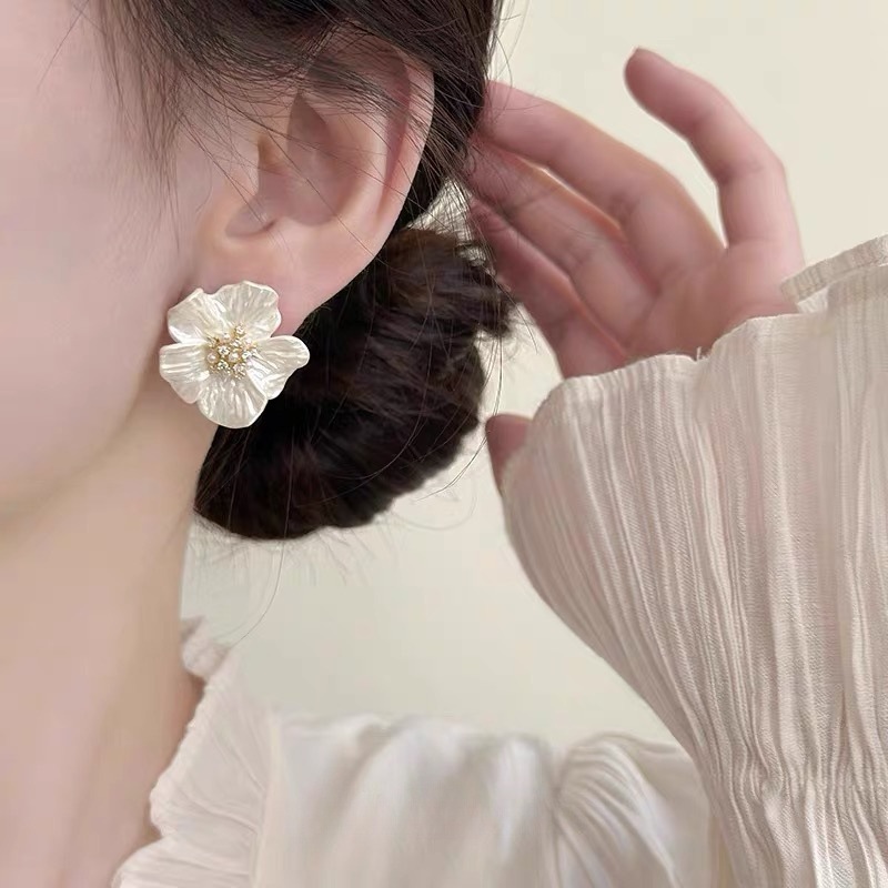 Sweet camellia pearl zircon ear studs women gentle whitening earrings elegant ear accessories