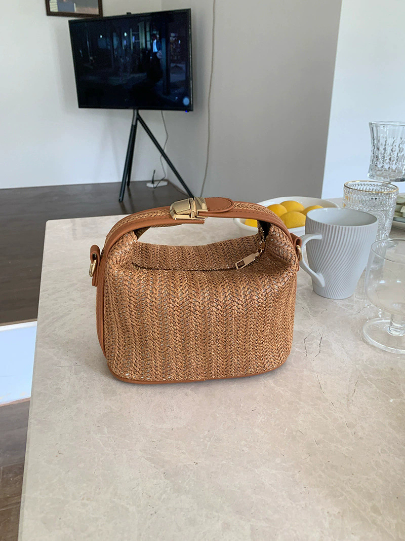 2026 Summer New Woven Straw Handbag Casual Vacation Handheld Bag Single Shoulder Crossbody Bag