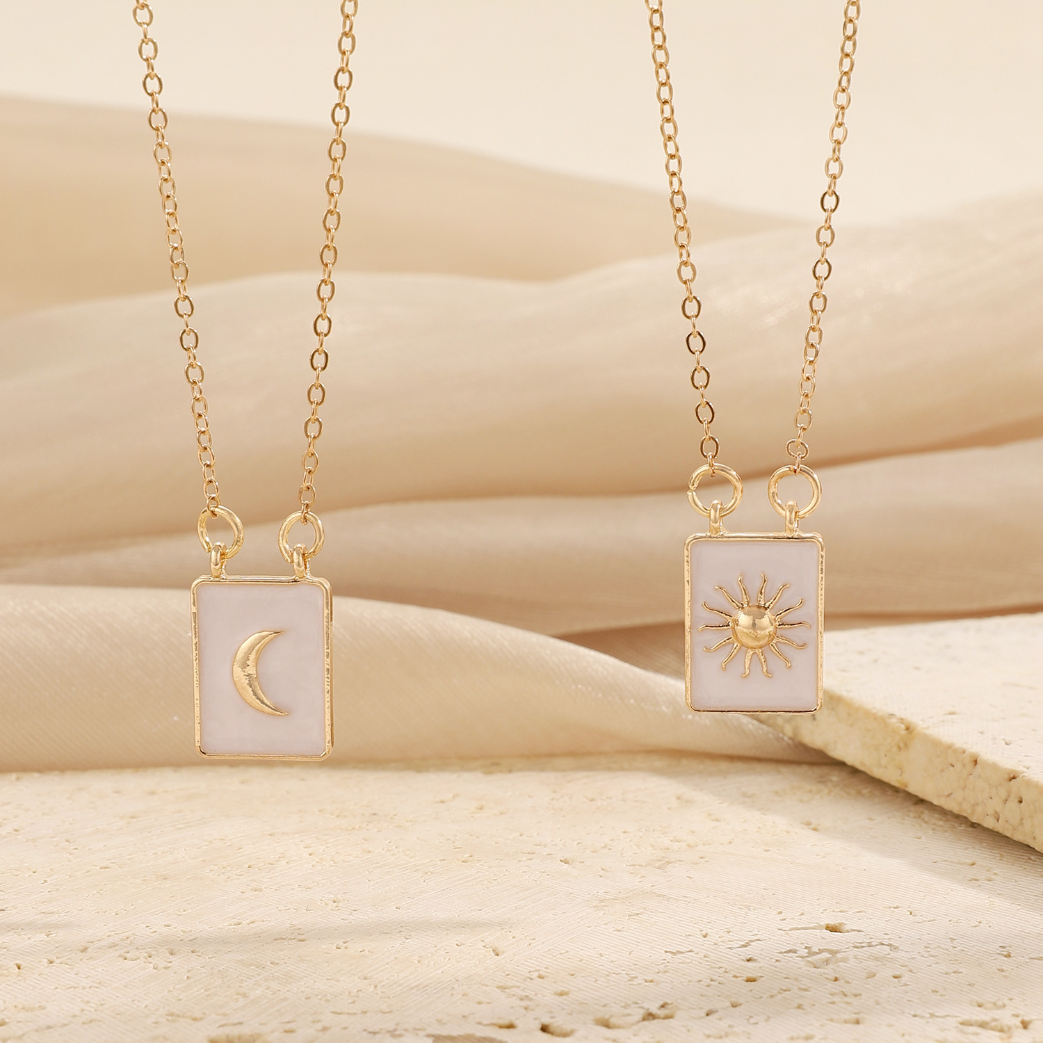 New Moon Sun Couple Necklace Magnetic Sun Moon Collarbone Chain Valentine's Day Gift for Men and Women