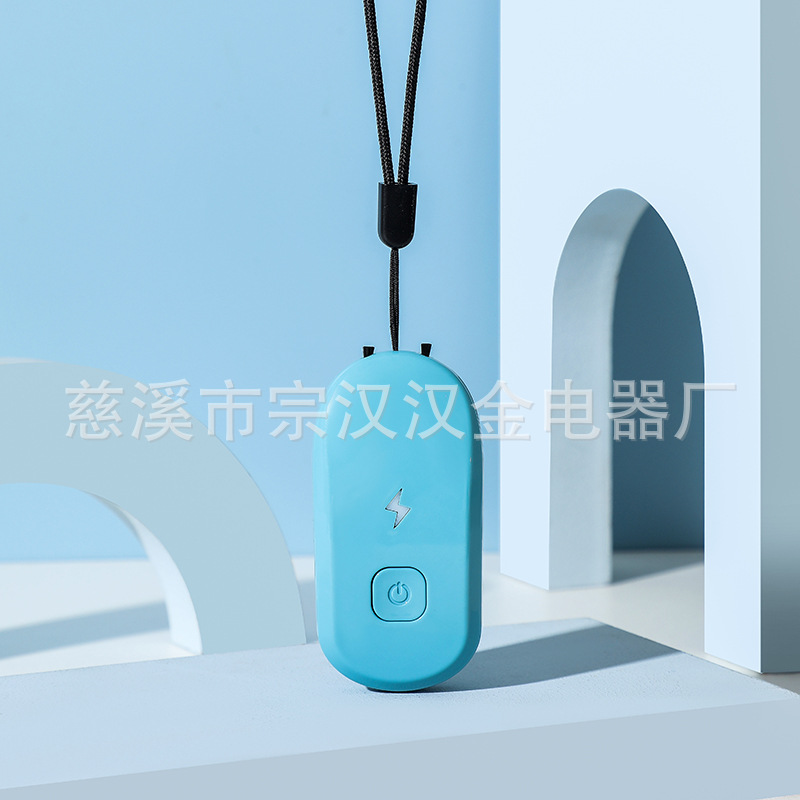 Portable neck-worn air purifier small mini negative ion personal necklace wearable to remove second-hand smoke