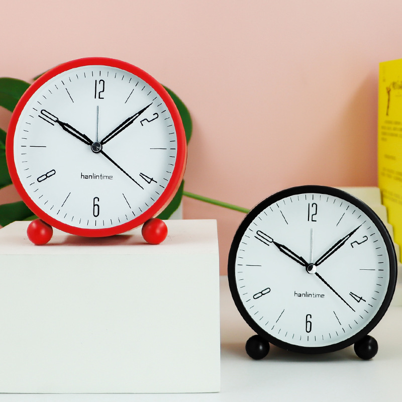 Modern Simple Digital 4-inch Round Metal Alarm Clock Desk Clock Silent Sweep Second Night Light Clock