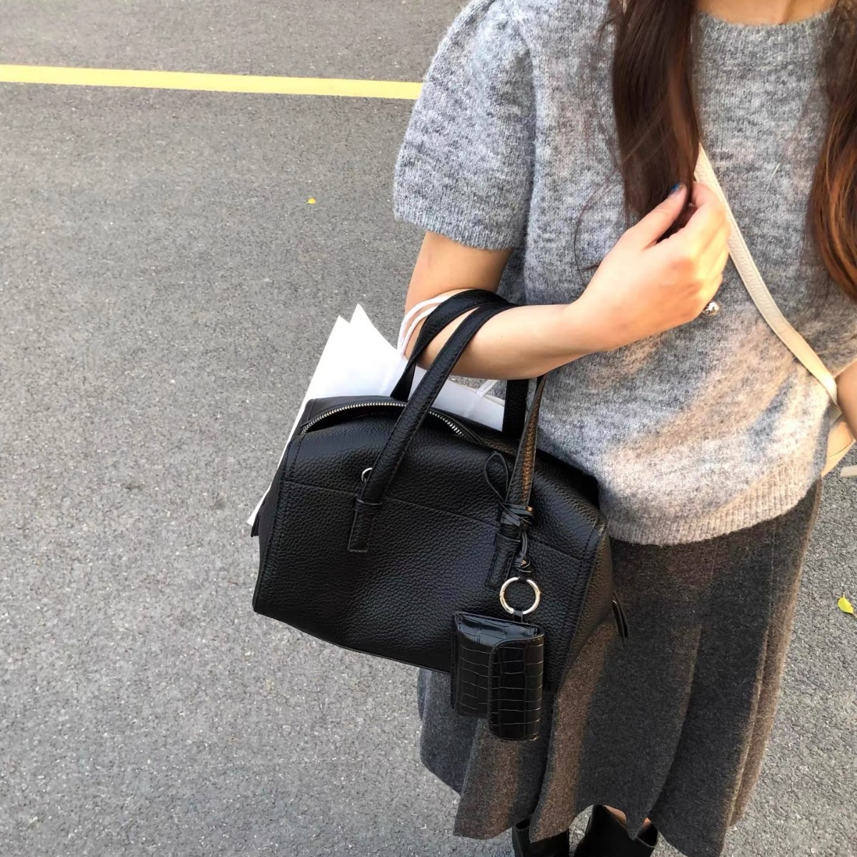 2026 Spring/Summer Large Capacity Boston Bag Commute Pillow Bag Simple Single Shoulder Crossbody Bag
