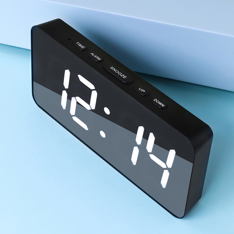 Auto-correcting LED digital Japanese radio-controlled clock, electronic perpetual calendar, snooze alarm, German radio-controlled
