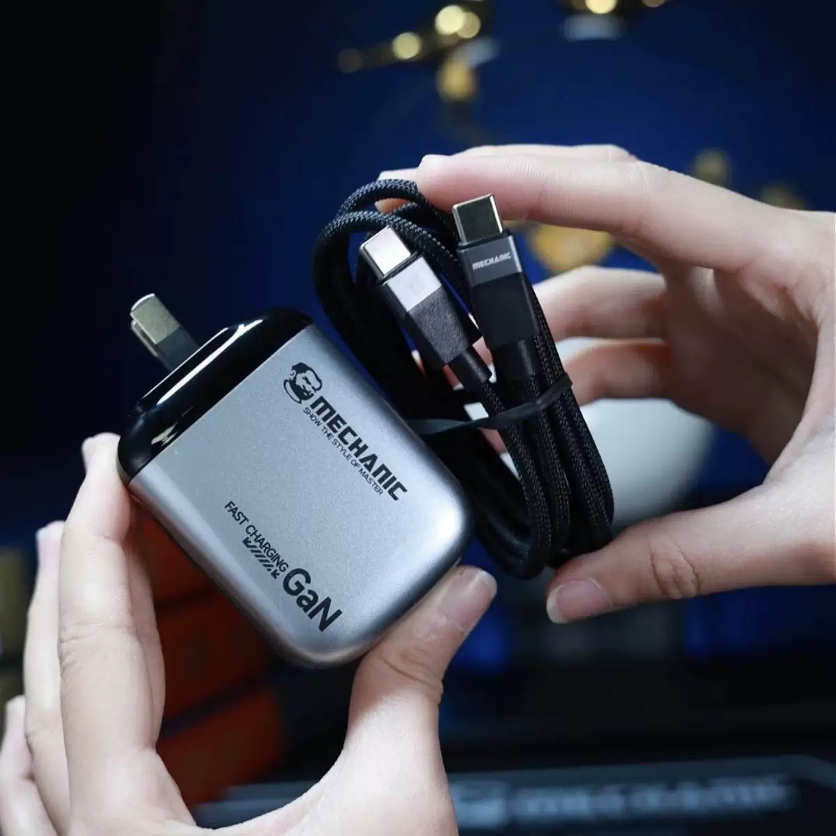 240W all-compatible GaN A+C dual-port fast charger for multiple phone models