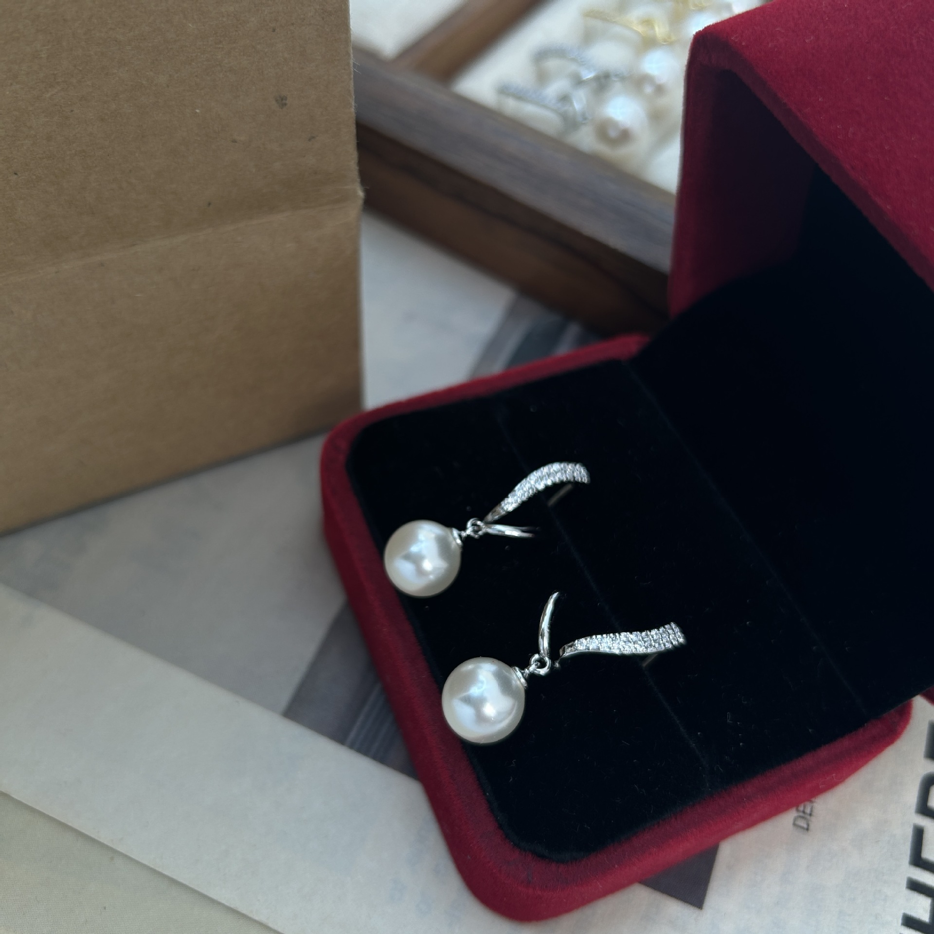 Liu Yifei natural mother-of-pearl pearl zirconia stud earrings earrings 2026 new ear accessories