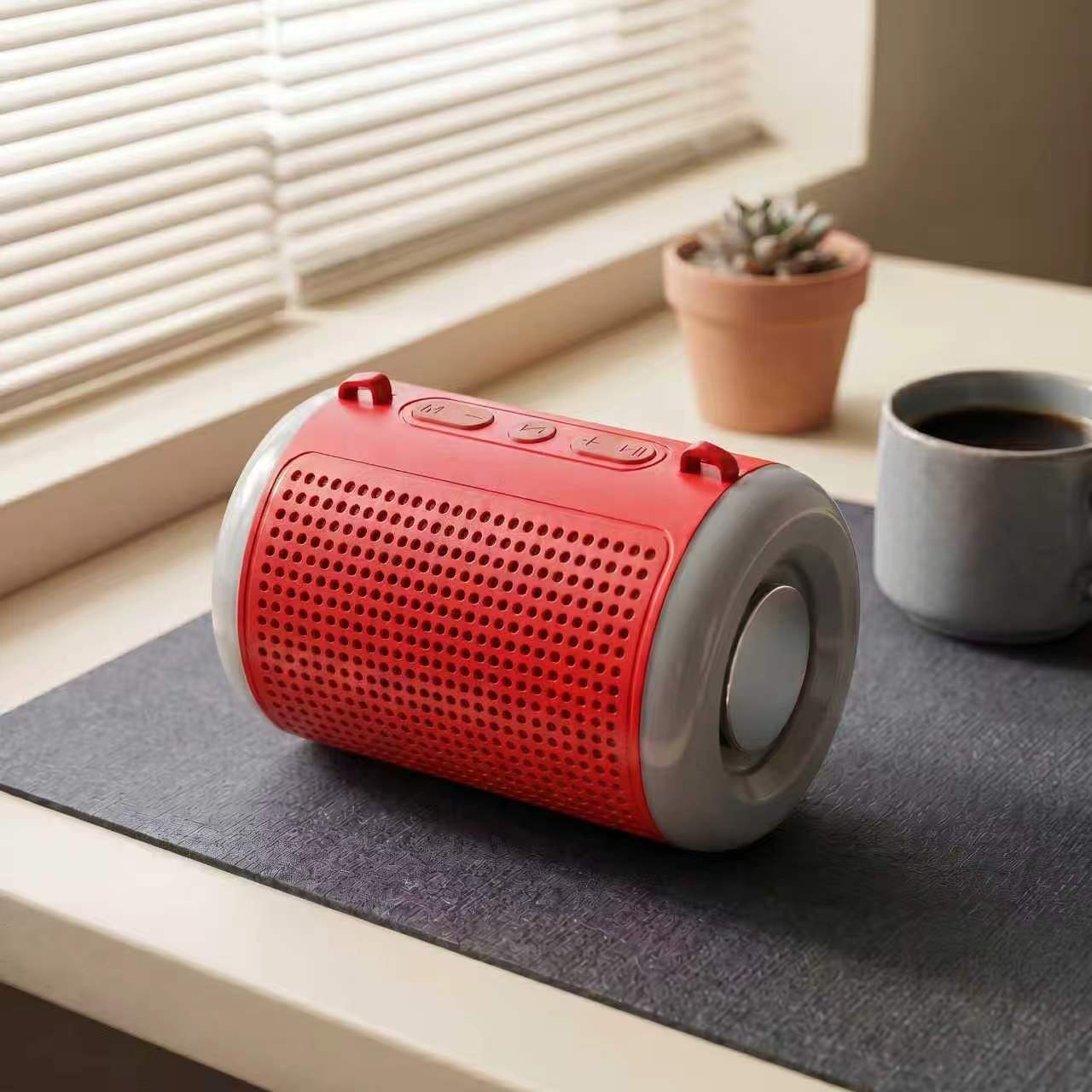 Subwoofer wireless Bluetooth speaker car home desktop portable outdoor high-quality sound plug-in card series speaker