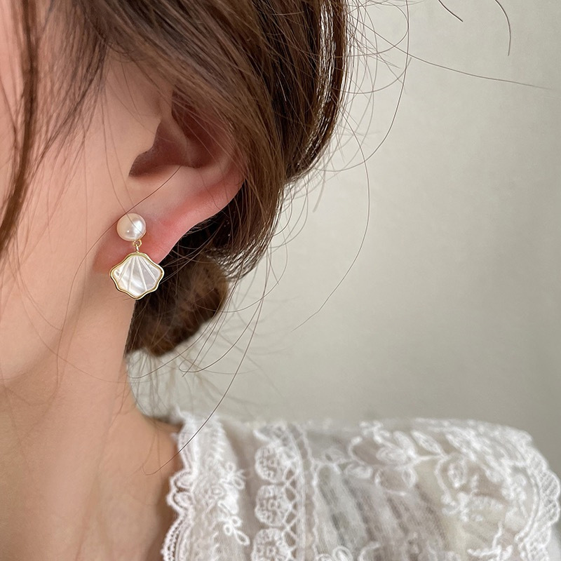 Fan-shaped shell pearl ear studs S925 silver needle earrings women mother-of-pearl ear accessories new ear drops