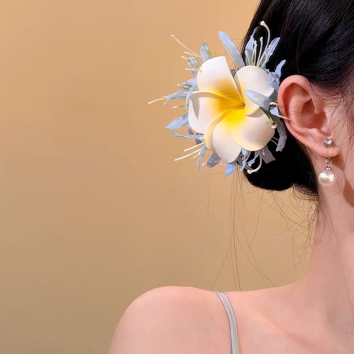22#鸡蛋花浅蓝色花簇侧边夹