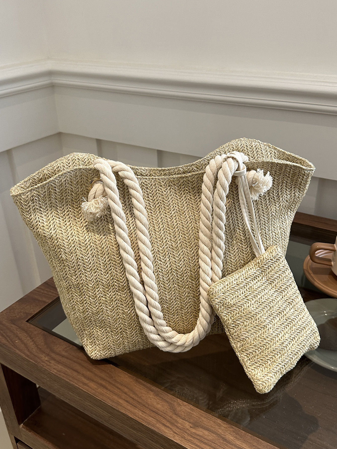 Handheld Straw Woven Bag Women Custom New Summer Woven Single Shoulder Bag Simple Bucket Casual Large Capacity Tote Bag