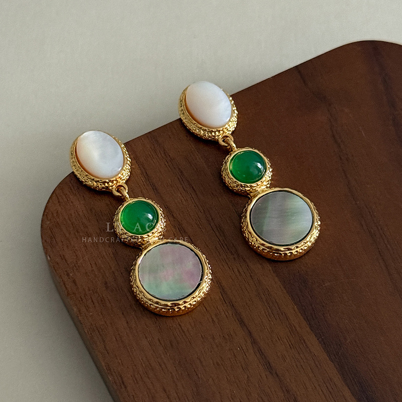 Natural Mother-of-Pearl Shell Stud Earrings Simple Commuter Daily Earrings for Women