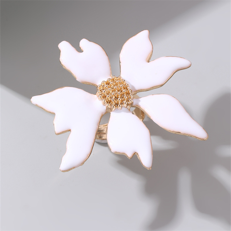 RZ0833 Exaggerated Metal Style White Flower Ring Oil-drip Three-dimensional Five-petal Flower Open Ring