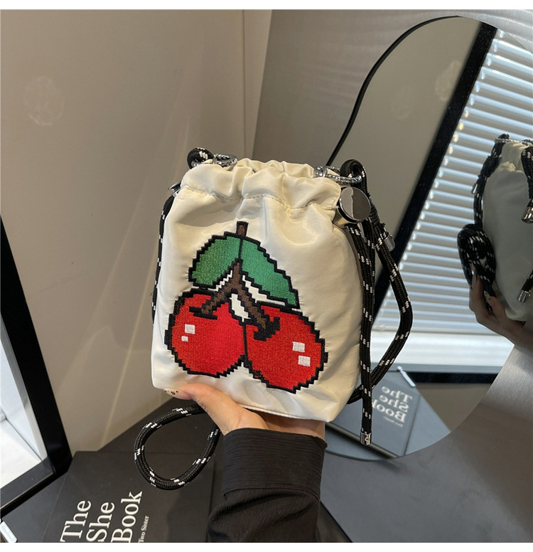 Embroidered Bucket Small Cloth Bag Women 2024 New Simple Contrast Color Outing Walking Shoulder Crossbody Phone Bag