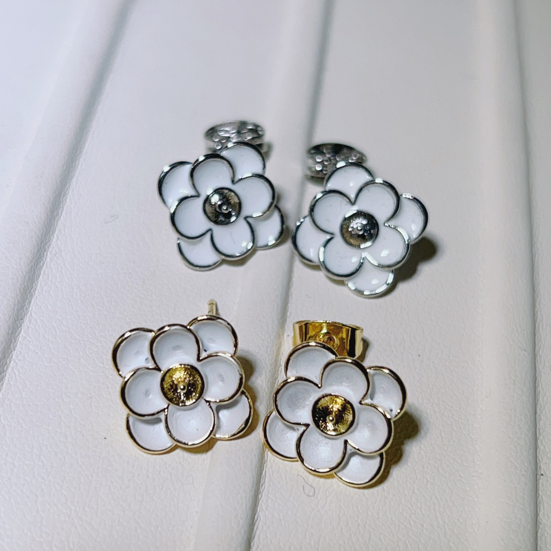 金色托（不含珠） · P1346滴油莲花（6mm）