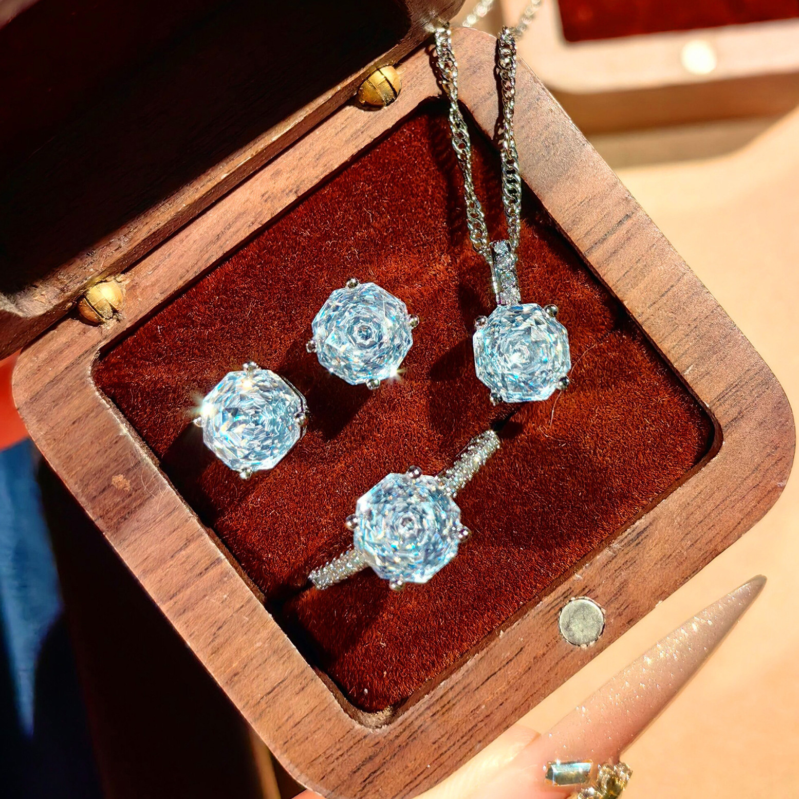 Octagonal millennium rose cut Paraiba necklace pendant inlaid high carbon diamond炫彩 diamond earrings yellow diamond ring women