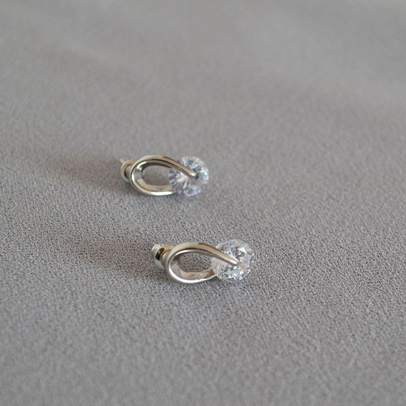 Japanese-Korean simple delicate small shiny zirconium 925 silver pin ear studs ear accessories daily commuting