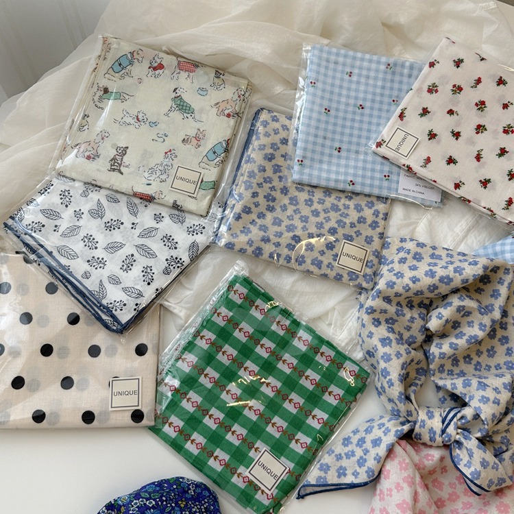 Self-retained soft square scarf with floral and polka dot cotton-linen decorative headscarf, fresh waist scarf