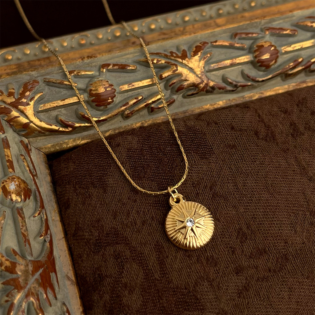 Vintage Retro Niche Gold-Plated Necklace Collarbone Chain Court Style Necklace