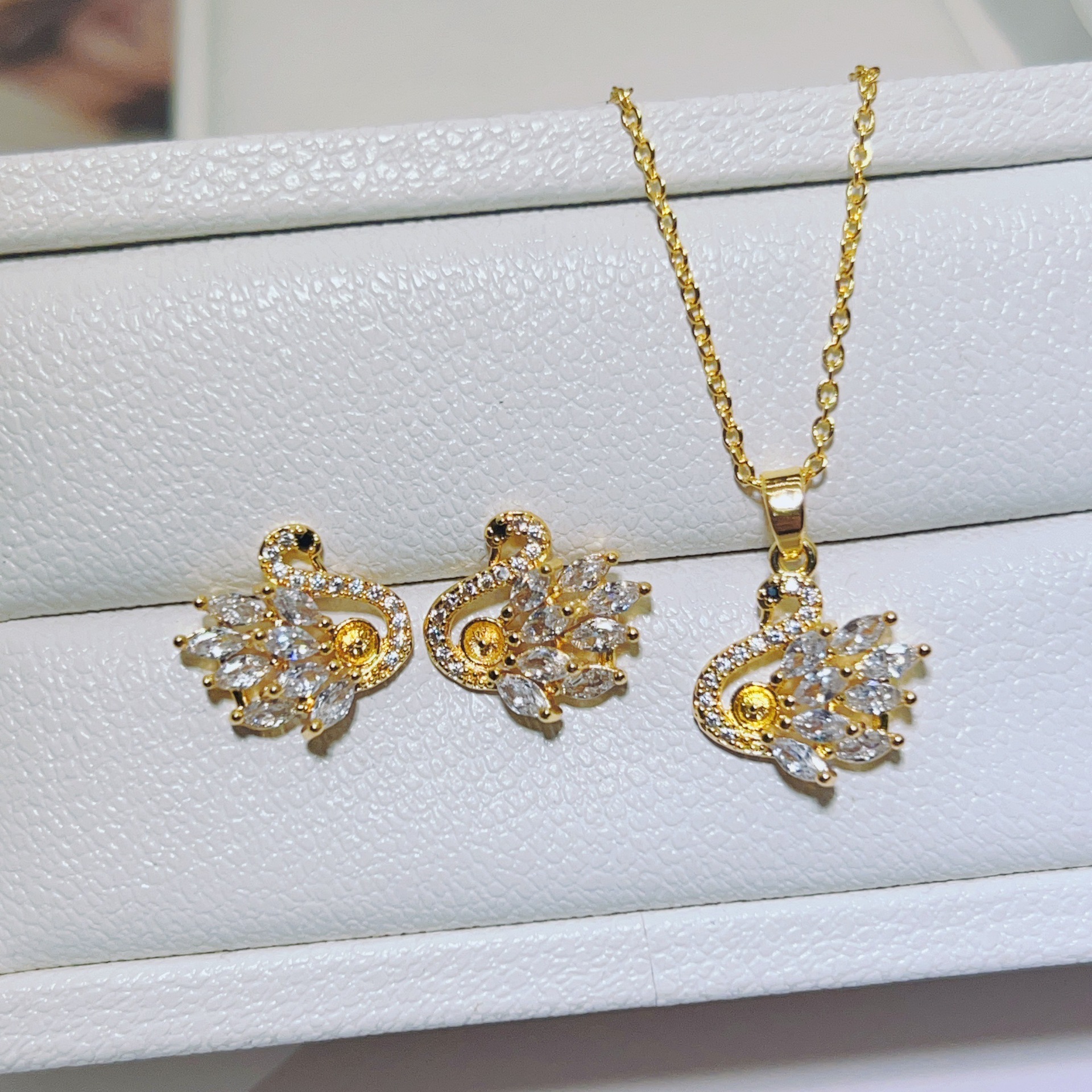 DIY Pearl Accessories Silver Needle 18K Gold-Plated Micro-Set Zircon Swan Earrings Empty Mount Earrings Pearl Accessories