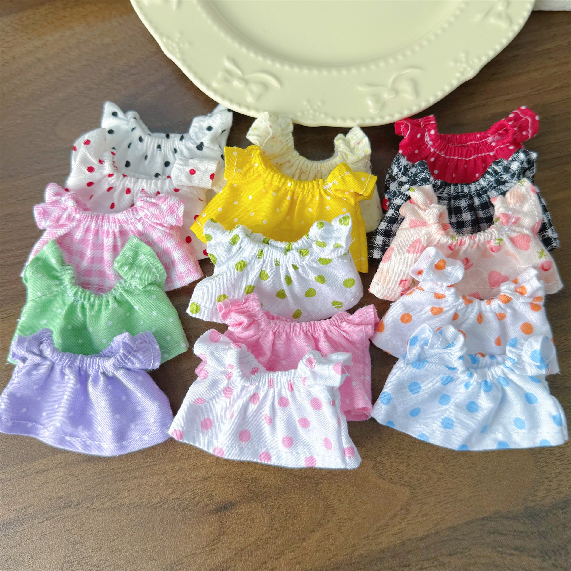 Fourth generation mini mini Labubu doll clothes 10cm dress-up clothes small skirt 4.0 LABUBU replacement