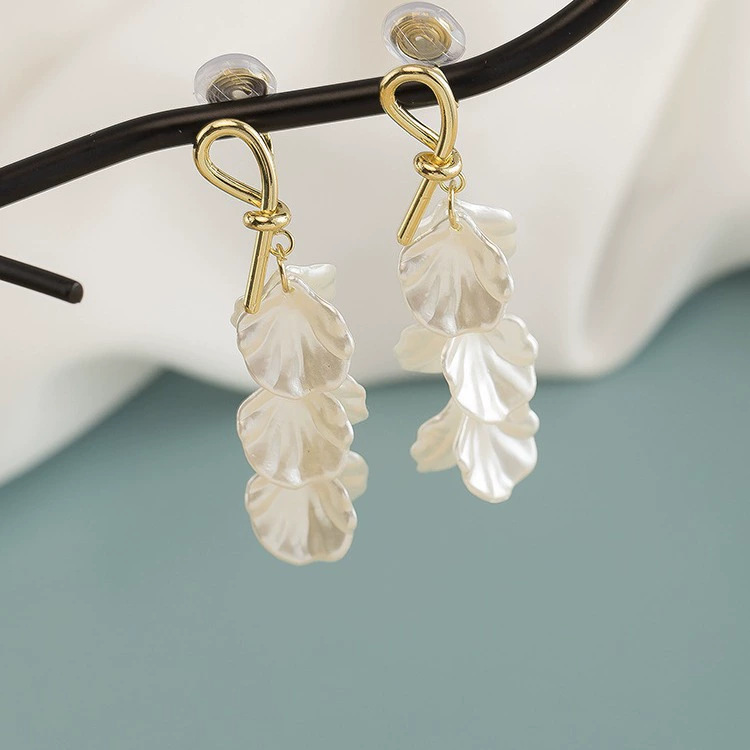 S925 Silver Needle Simple Long Shell Flower Earrings for Women Fresh Shell Flower Tassel Ear Accessories