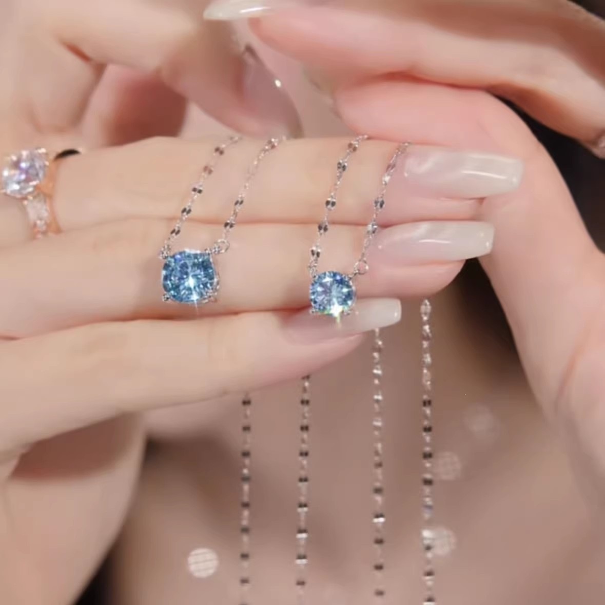 Lip chain nose shit diamond necklace neck drop of tears four-prong mini single diamond sea blue zircon pendant锁骨 chain